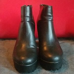 Bull boxer heeled booties